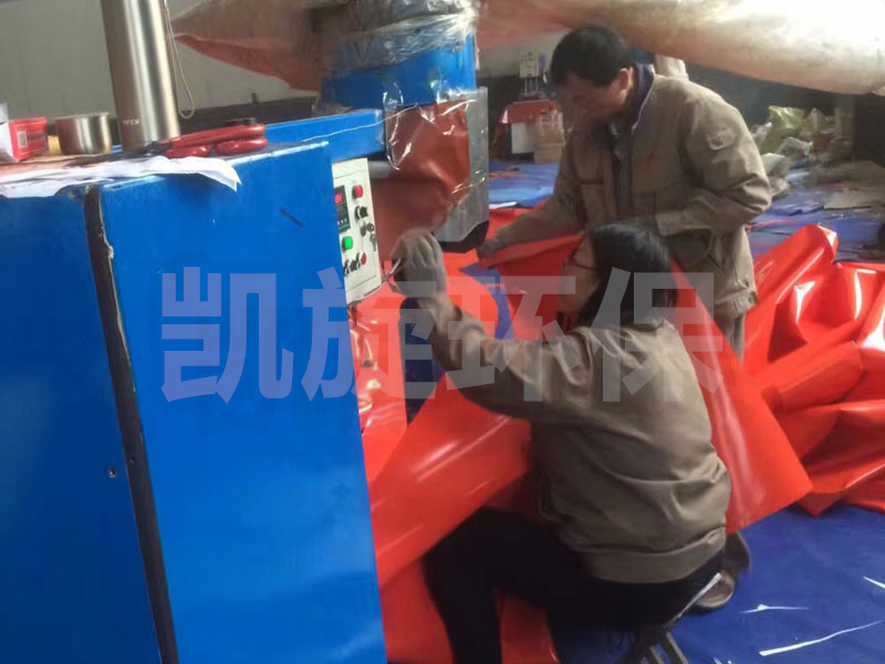 软体沼气池产品加工中