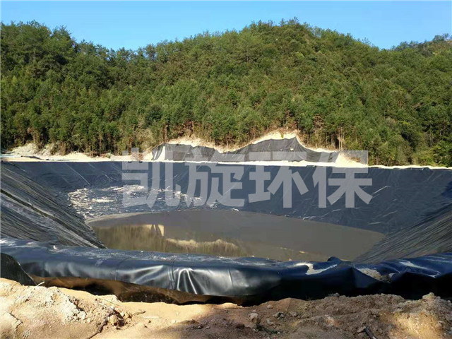 黑膜沼气池